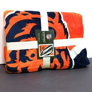 NFL Chicago Bears Super Soft Plush Throw Bed Blanket